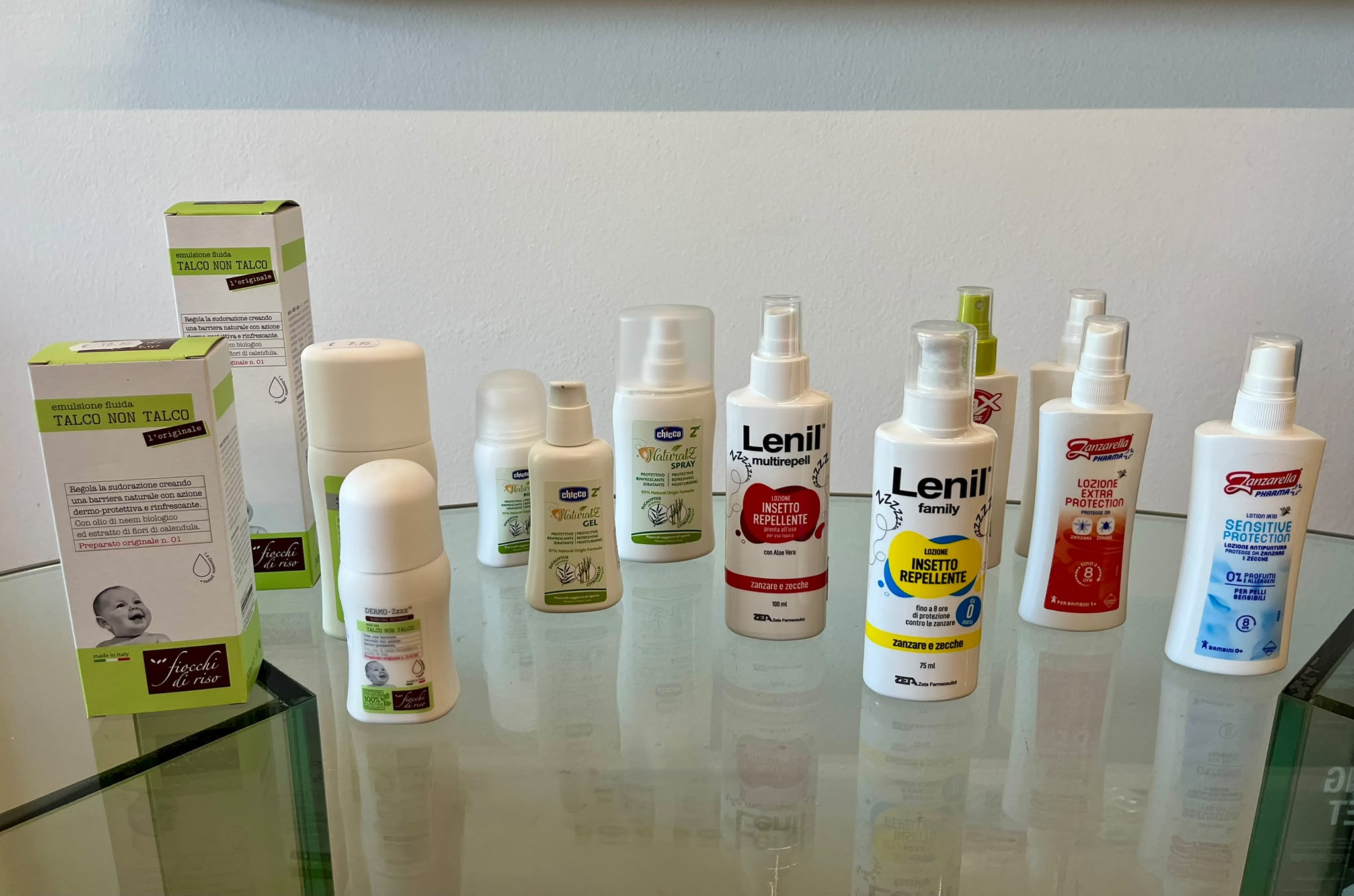 La linea anti-zanzare completa disponibile da Sanitaria Cinel: repellenti, dopo-puntura, talco e lozioni